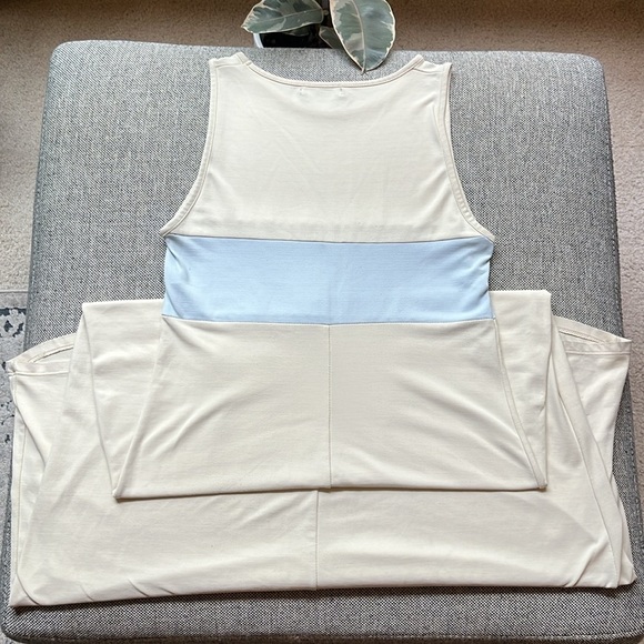 Sisley Made in Italy Maxi Dress with Blue and cream detailing ✨ Runs large! - Picture 10 of 17